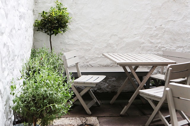 Make the Most of Your Patio or Balcony With These Decorating Tips